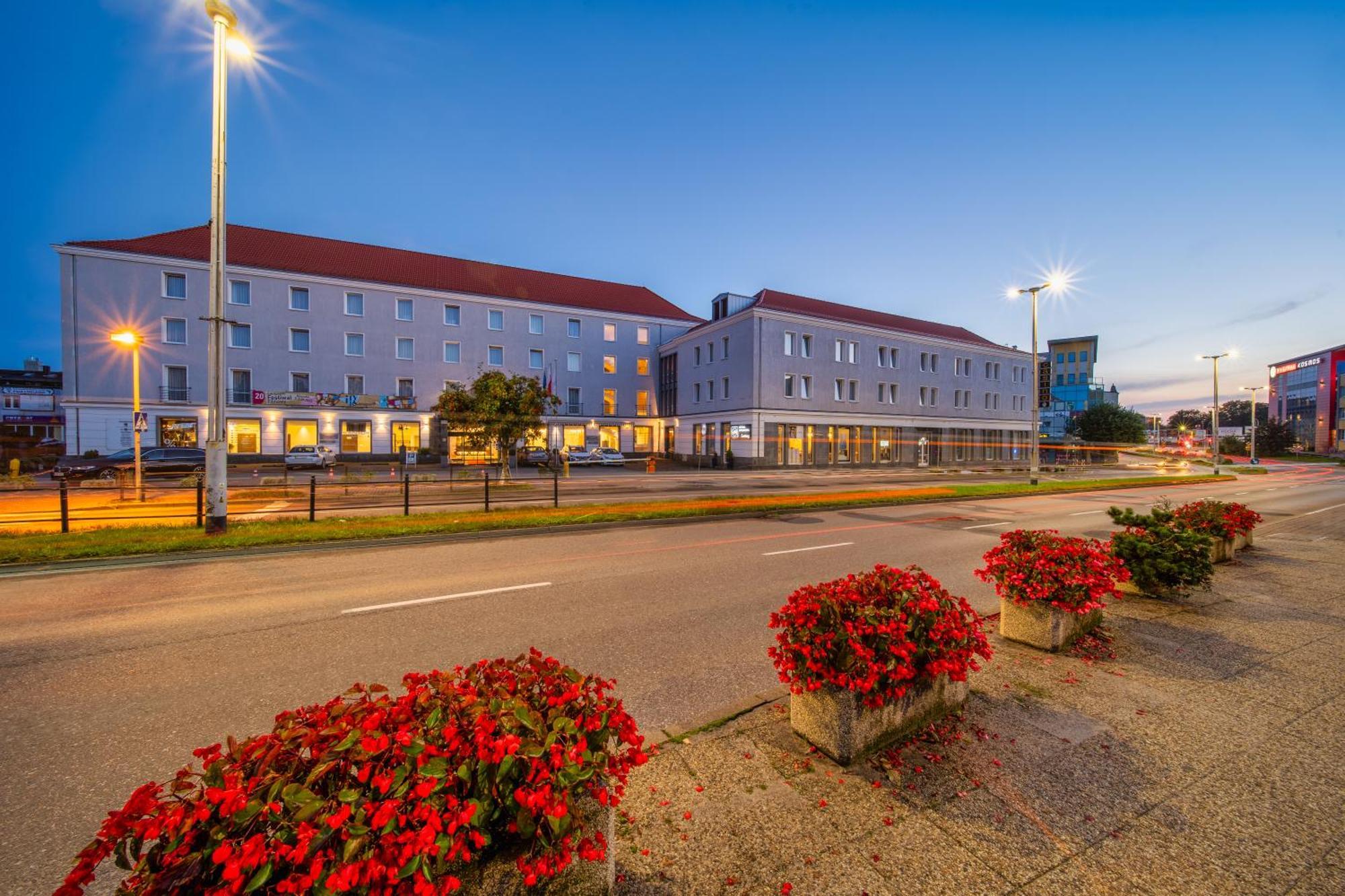 Hotel Gromada Arka Lux Koszalin Exteriör bild