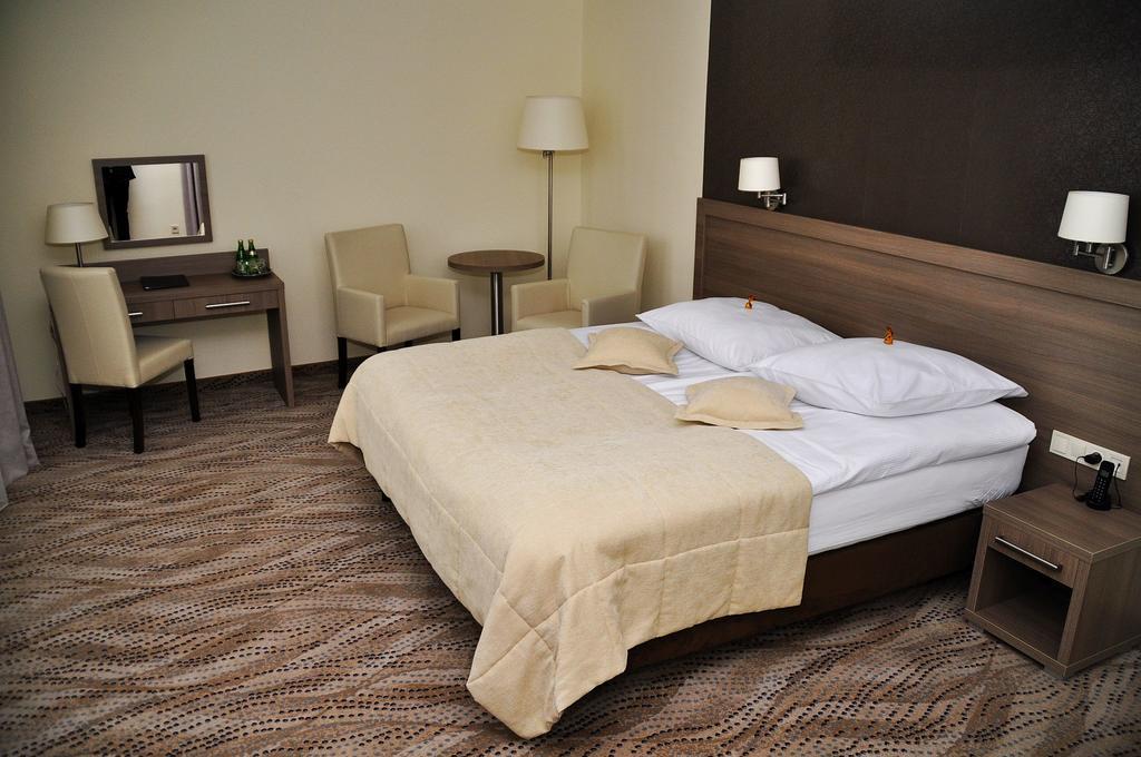 Hotel Gromada Arka Lux Koszalin Exteriör bild