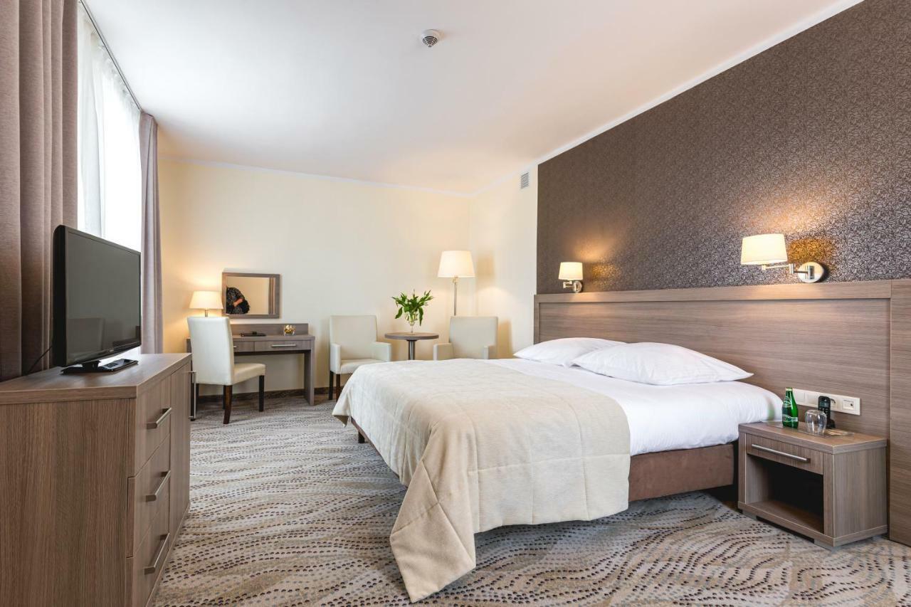 Hotel Gromada Arka Lux Koszalin Exteriör bild